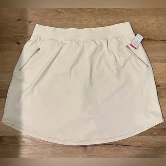 LIVI by Lane Bryant Knit Trouser Skort with 5” Inseam Shorts NWT in Birch Cream - Picture 2 of 13